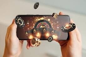 Pengguna mobile membaca tema tambang slot